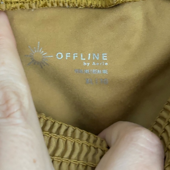 OFFLINE By Aerie Real Me Smocked Running Short sz XL - Picture 3 of 6